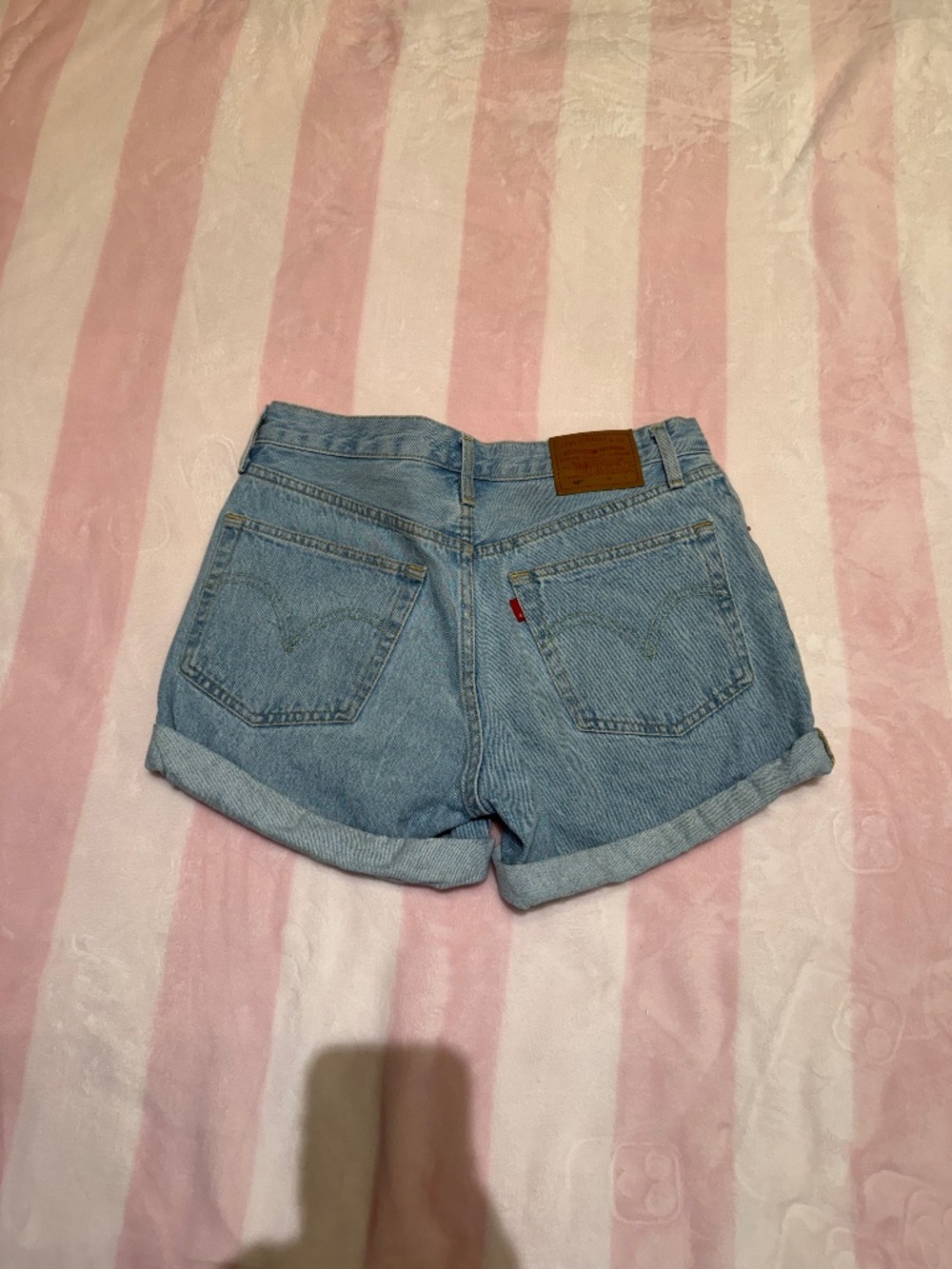 Levi's Premium Jean Shorts, Light Wash, US 26 - Picture 3 of 7